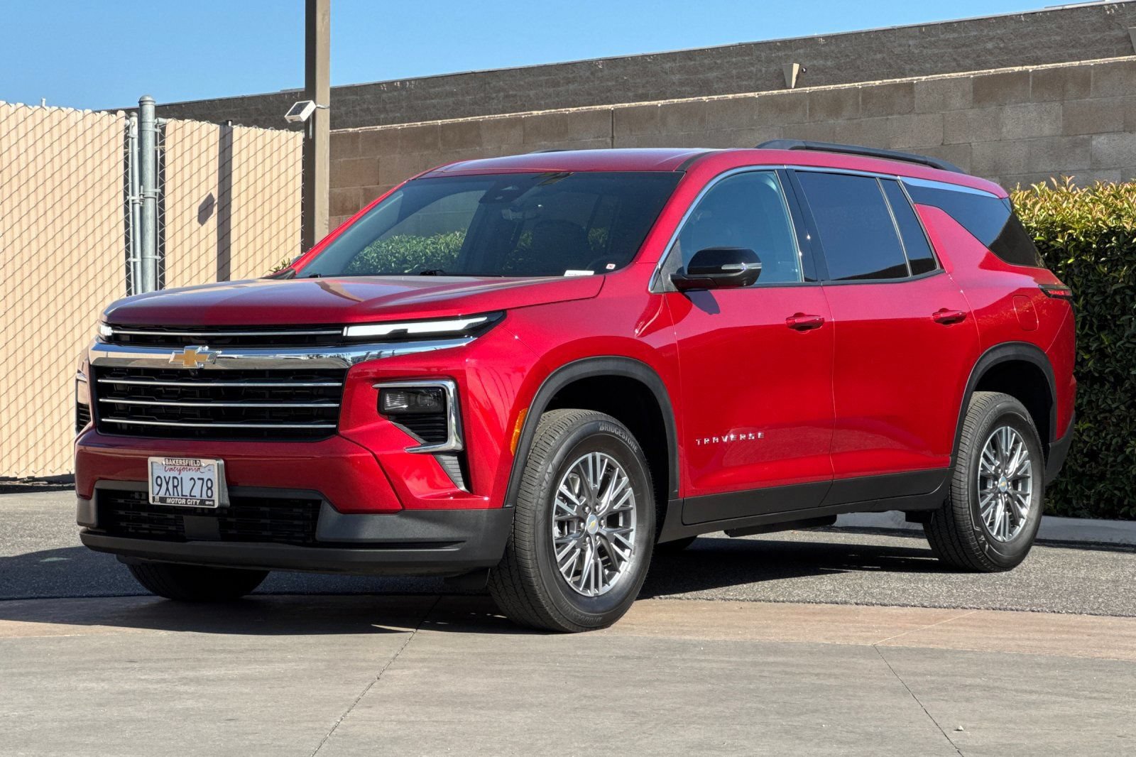 Certified 2026 Chevrolet Traverse LT w/ Driver Confidence Package FWD image 8