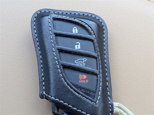 Used 2025 Lexus NX 300h AWD w/ Luxury Package image 32