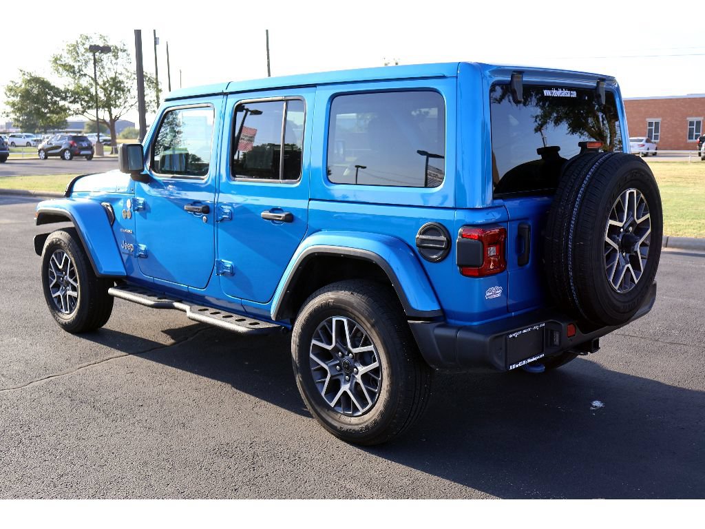 Used 2024 Jeep Wrangler Unlimited Sahara w/ Technology Group AWD/4WD image 16