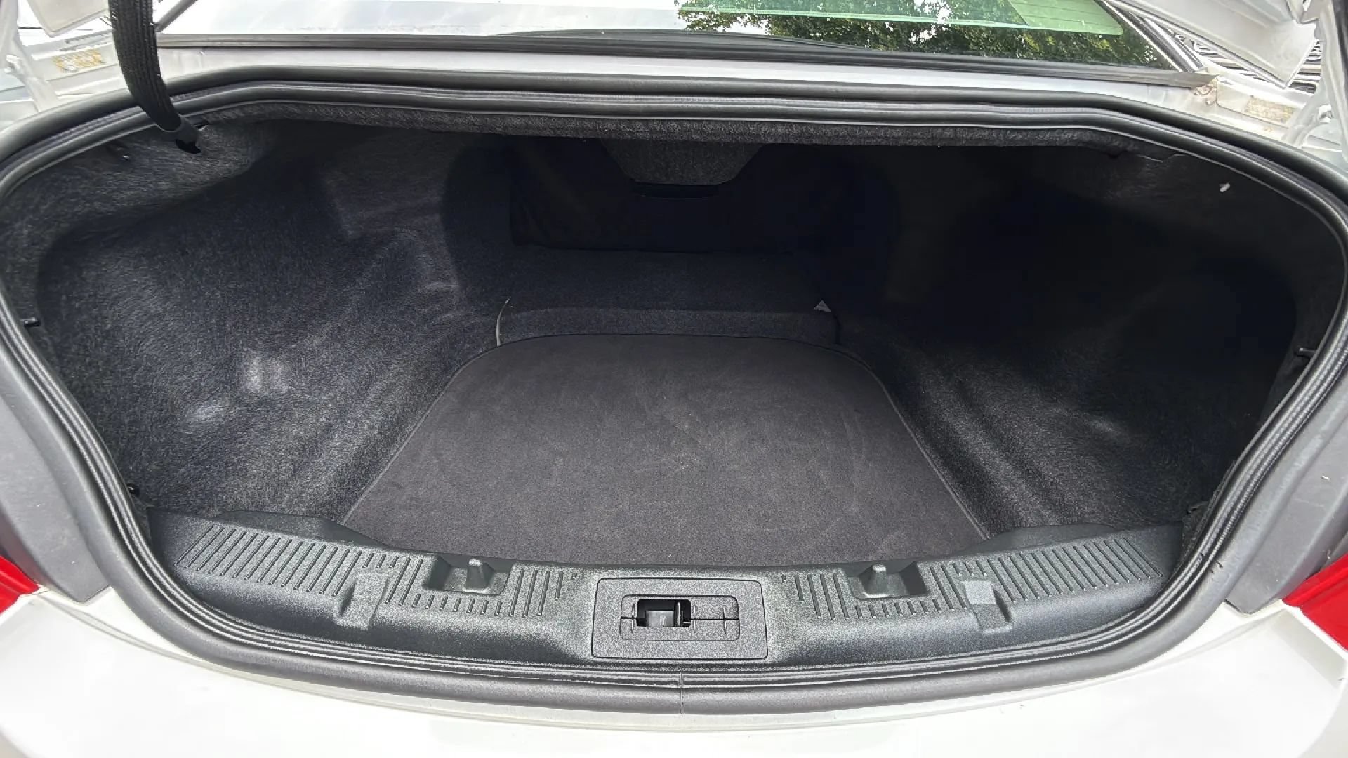 Used 2014 Lincoln MKS AWD w/ Equipment Group 101A image 41