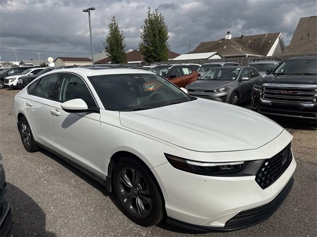 Used 2023 Honda Accord EX image 4