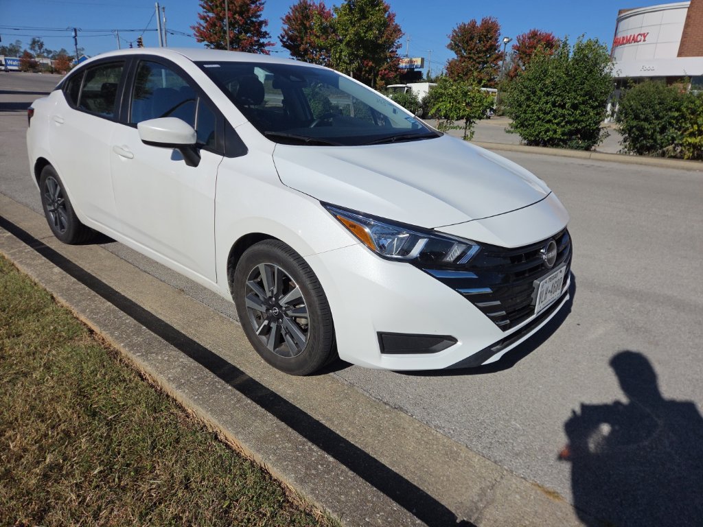 Used 2024 Nissan Versa SV FWD image 2
