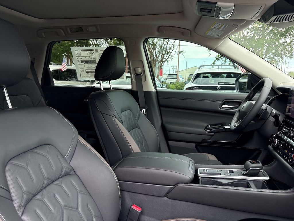 New 2026 Nissan Pathfinder Platinum FWD image 28