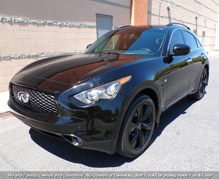 Used 2017 INFINITI QX70 AWD w/ Premium Package image 3