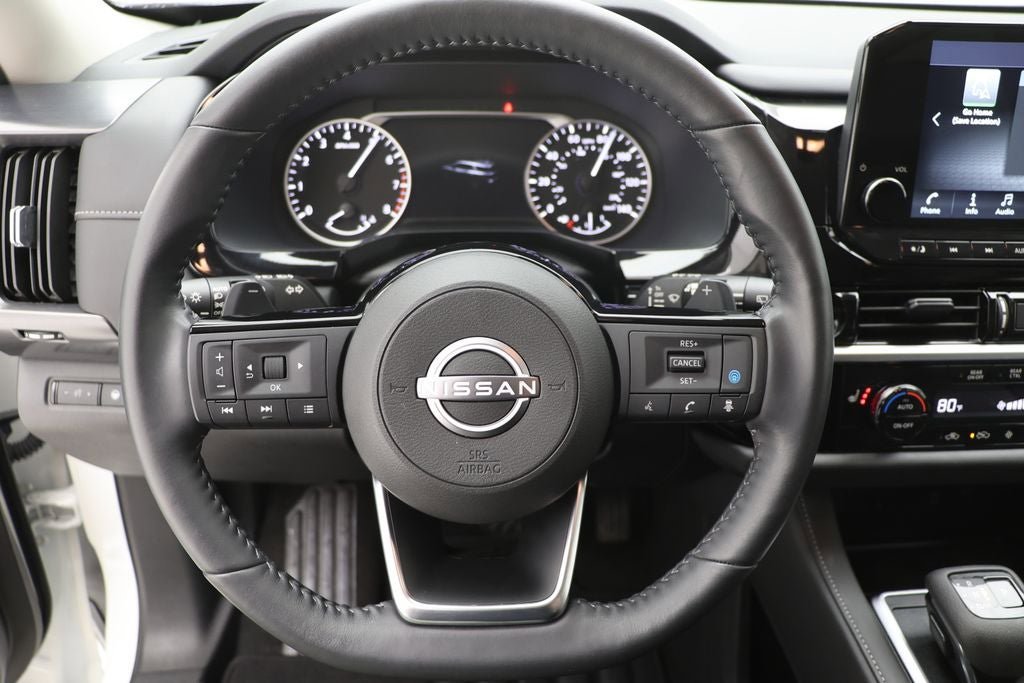 Used 2024 Nissan Pathfinder SL AWD/4WD image 16