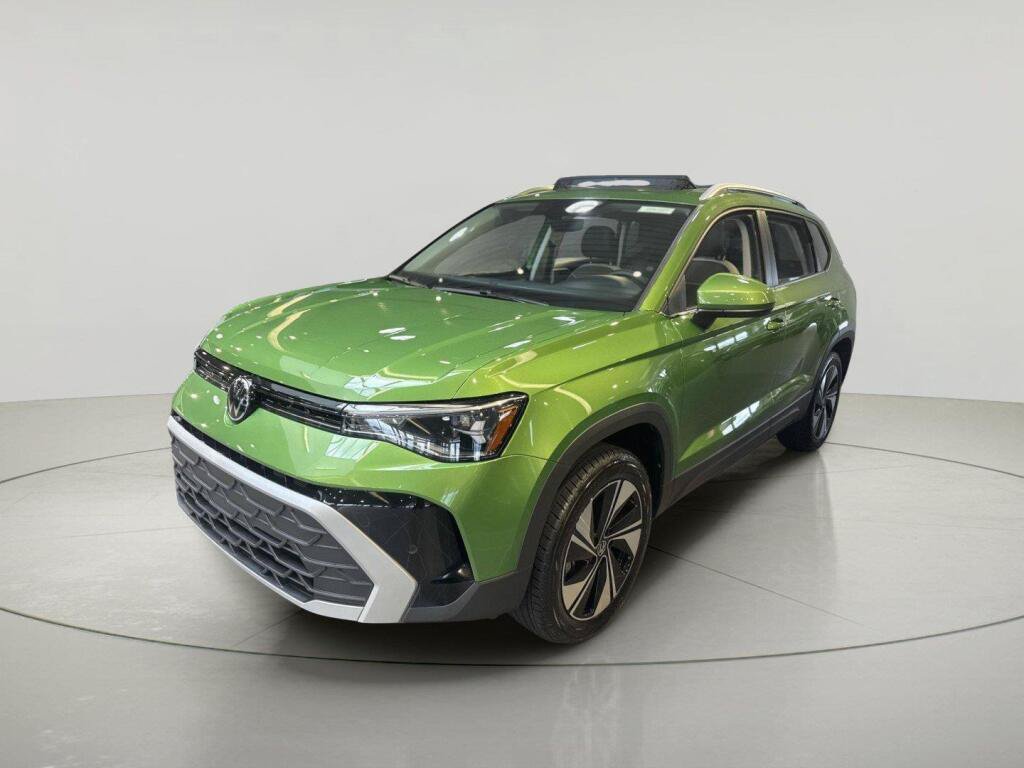 New 2026 Volkswagen Taos SE AWD/4WD image 3