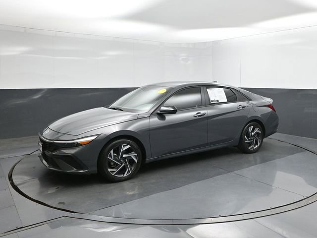 Used 2025 Hyundai Elantra Sport image 1