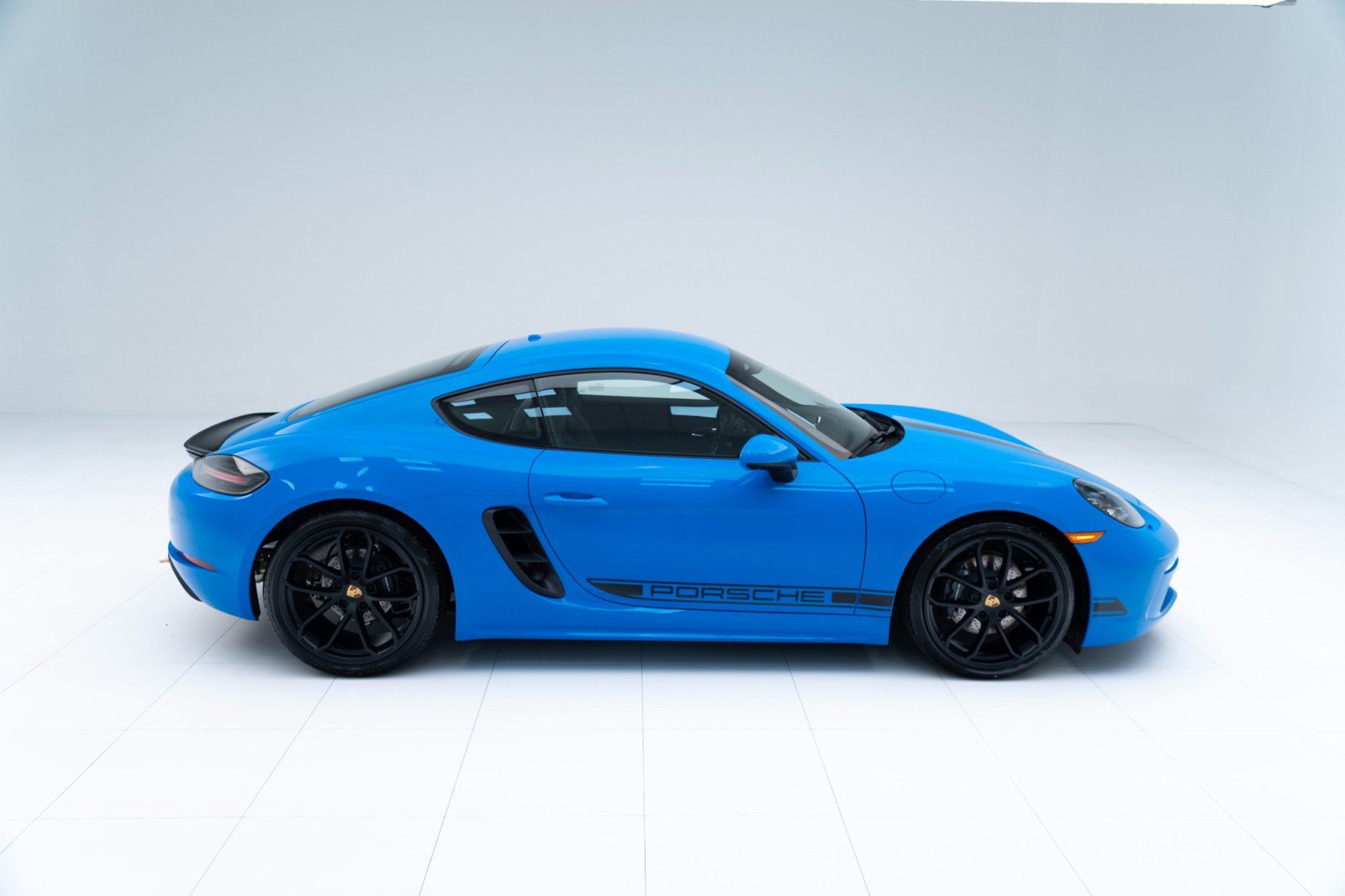 New 2025 Porsche 718 Cayman image 8