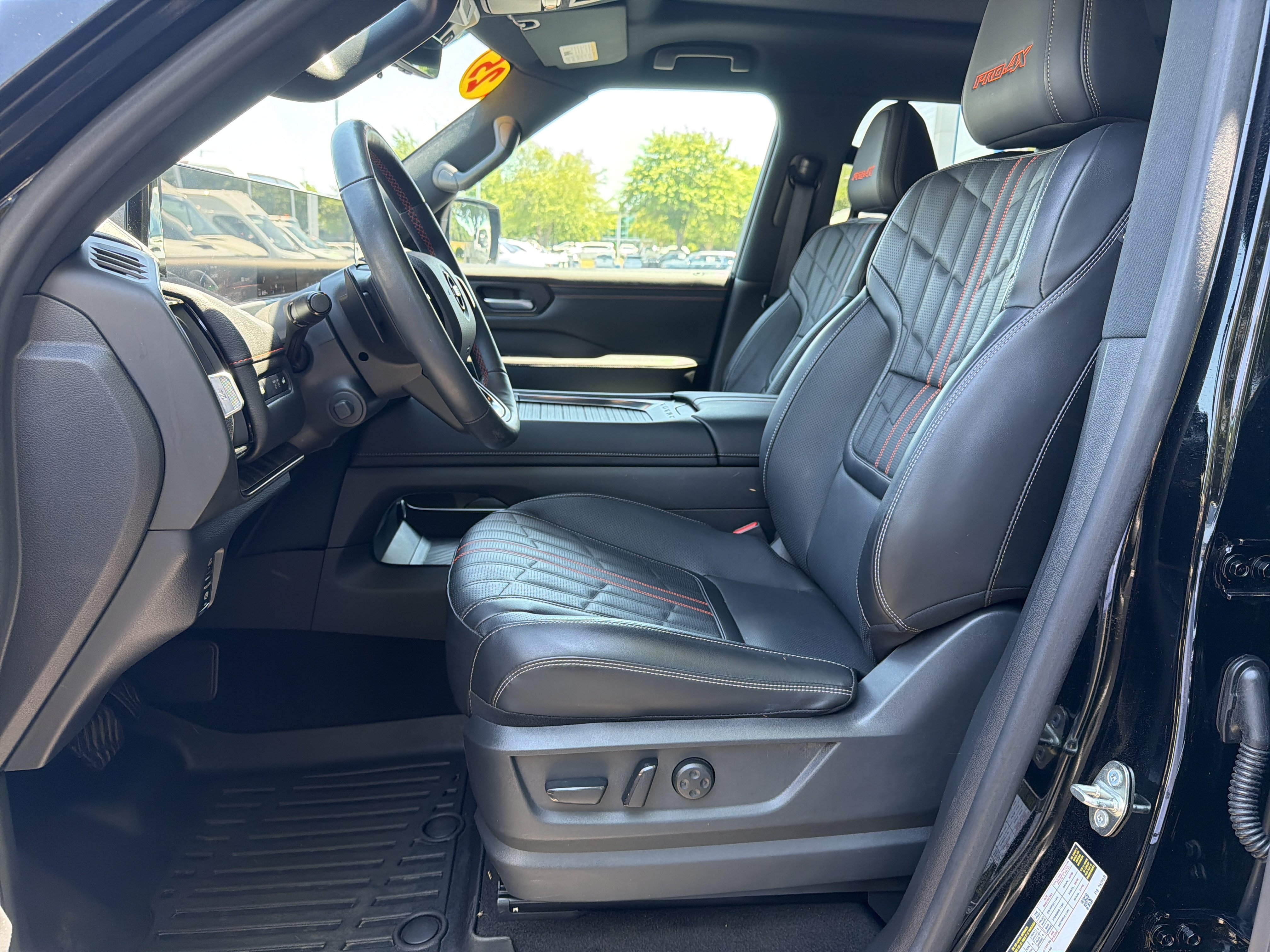 Used 2025 Nissan Armada PRO-4X w/ Pro-4X Premium Package AWD/4WD image 16