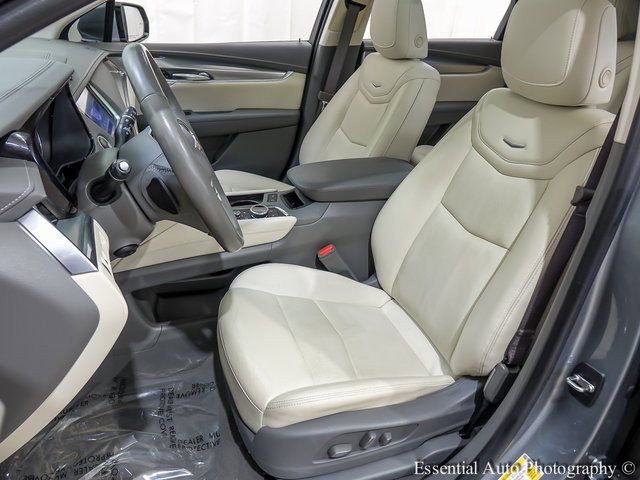 Certified 2023 Cadillac XT5 Premium Luxury w/ LPO, Floor Liner Package image 9