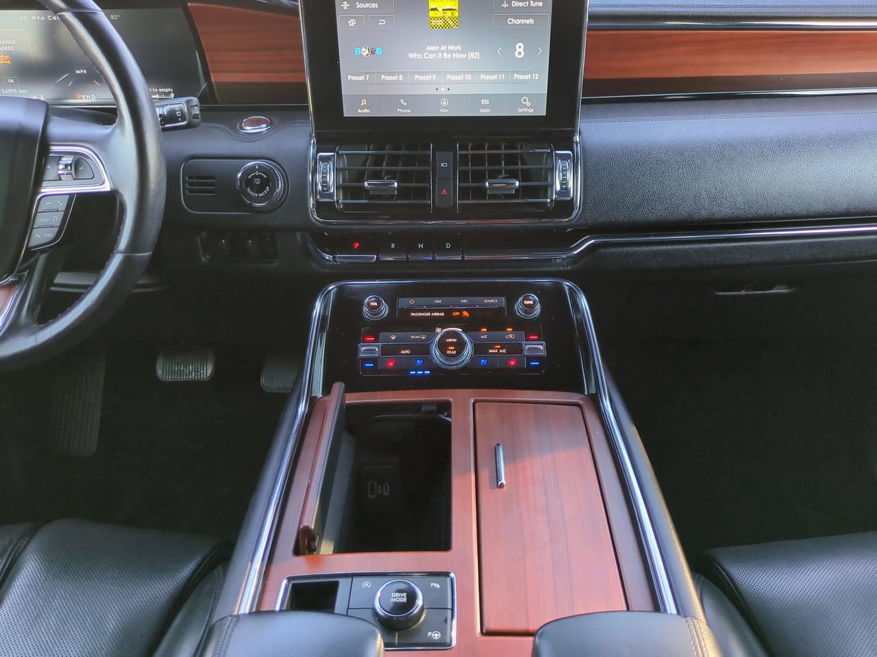Used 2021 Lincoln Navigator Reserve w/ Luxury Package RWD image 18