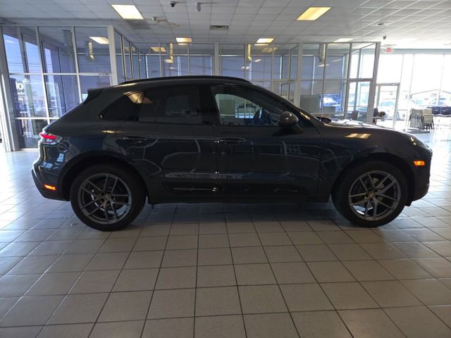 Used 2025 Porsche Macan image 9