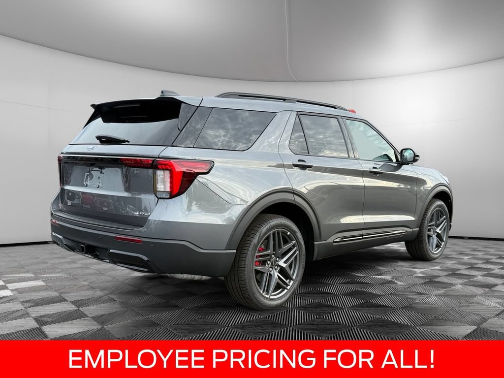 New 2026 Ford Explorer ST-Line w/ ST-Line Street Pack AWD/4WD image 5