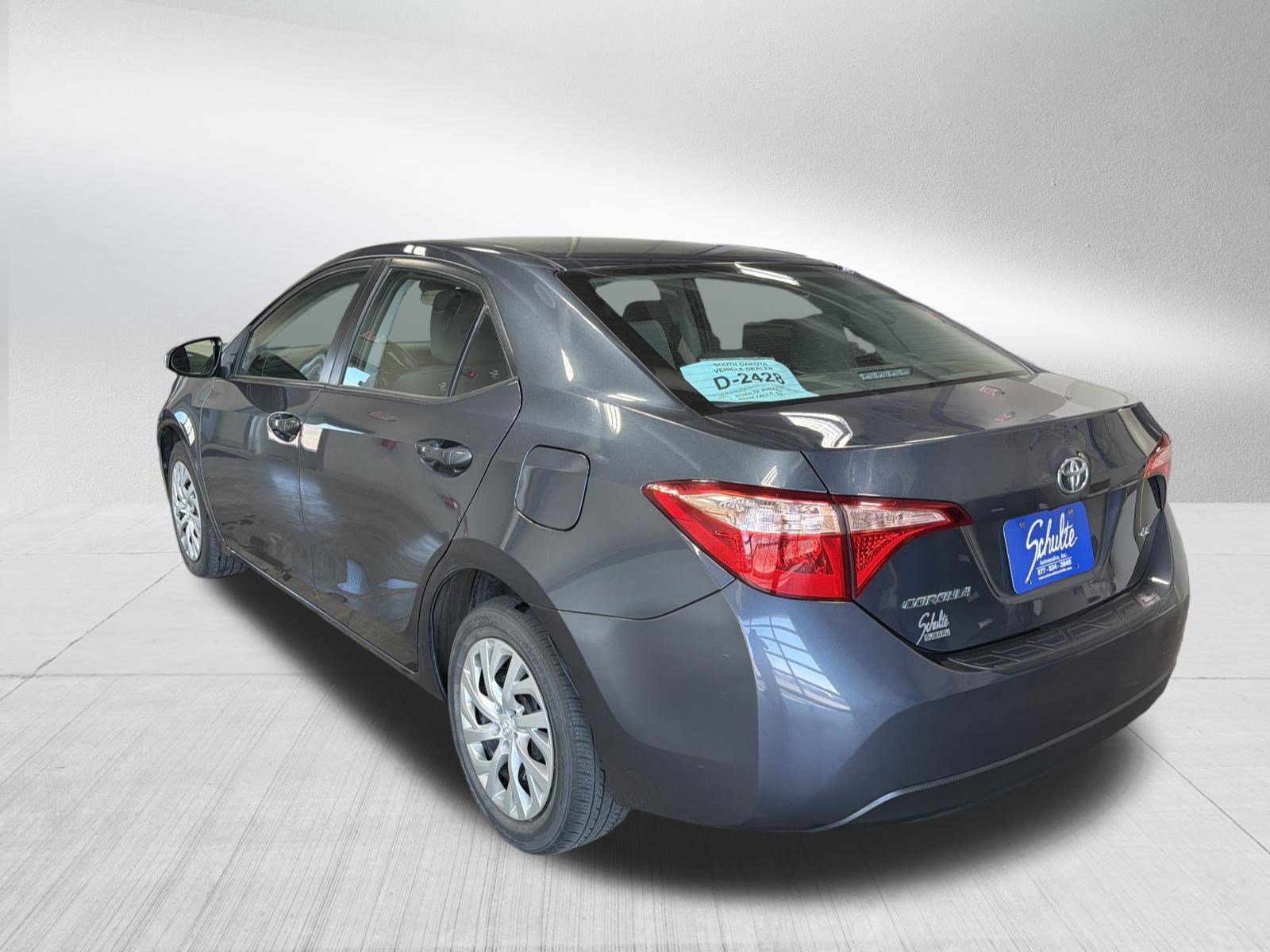 Used 2017 Toyota Corolla LE w/ Carpet Mat Package (TMS) FWD image 5
