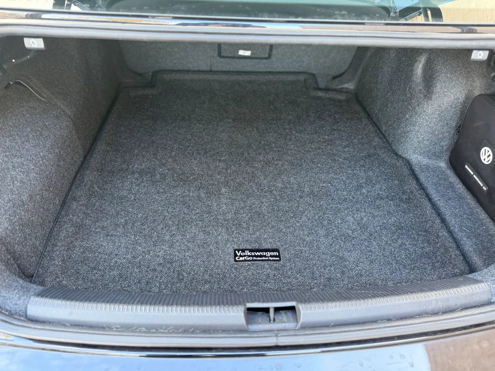 Used 2018 Volkswagen Passat 3.6 SEL Premium image 10