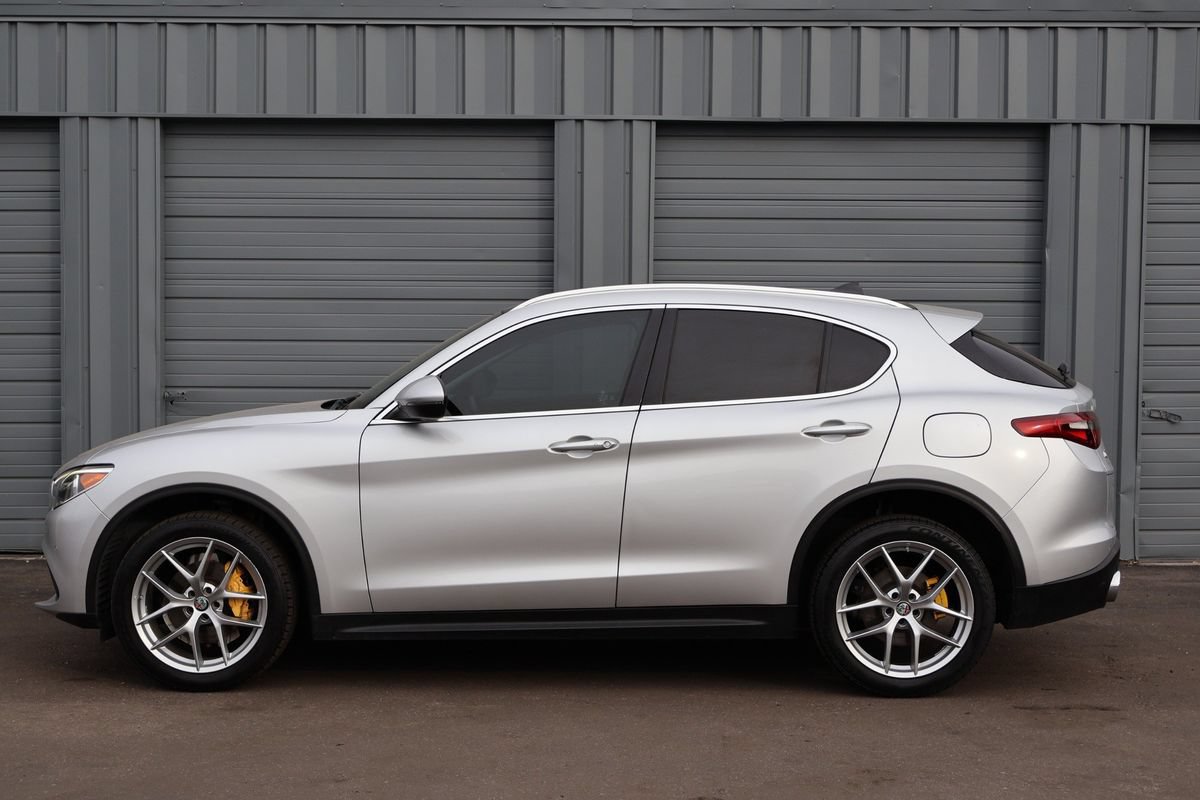 Used 2018 Alfa Romeo Stelvio Ti AWD/4WD image 2