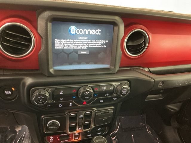 Used 2022 Jeep Wrangler Unlimited Rubicon AWD/4WD image 18