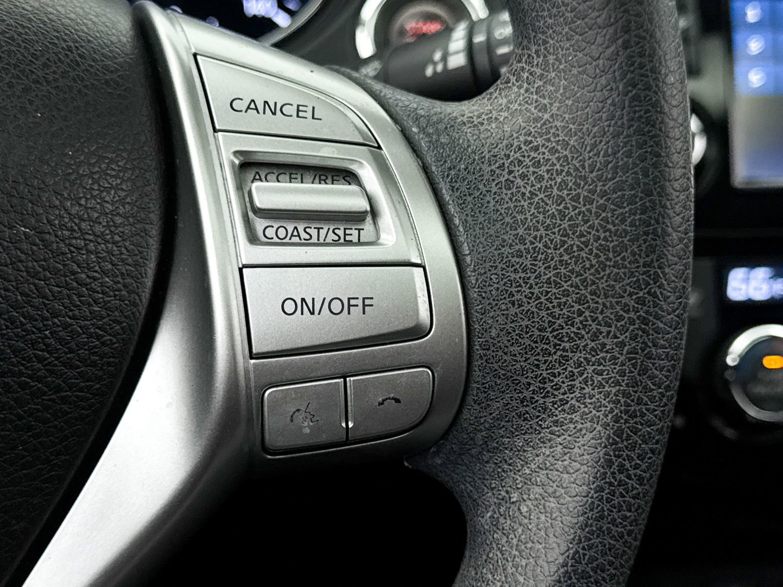 Used 2015 Nissan Rogue SV w/ SV Premium Package image 33