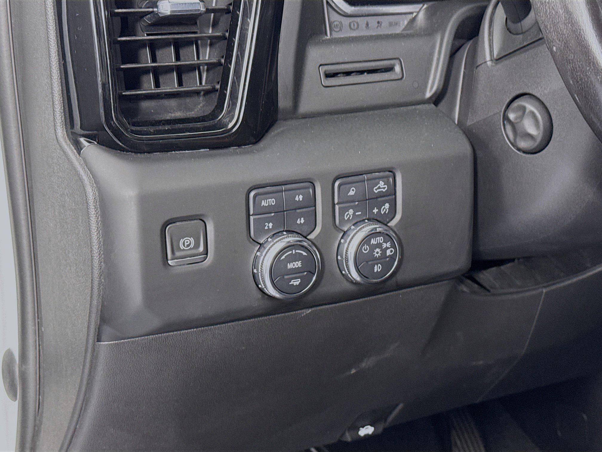 Used 2023 GMC Sierra 1500 AT4 w/ AT4 Premium Package image 10