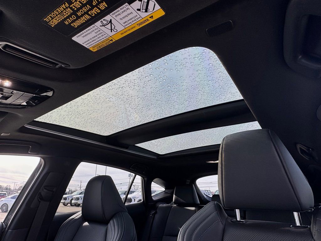 Used 2024 Toyota Venza Limited image 20