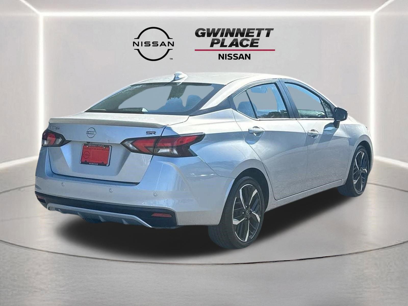 Used 2024 Nissan Versa SR image 5