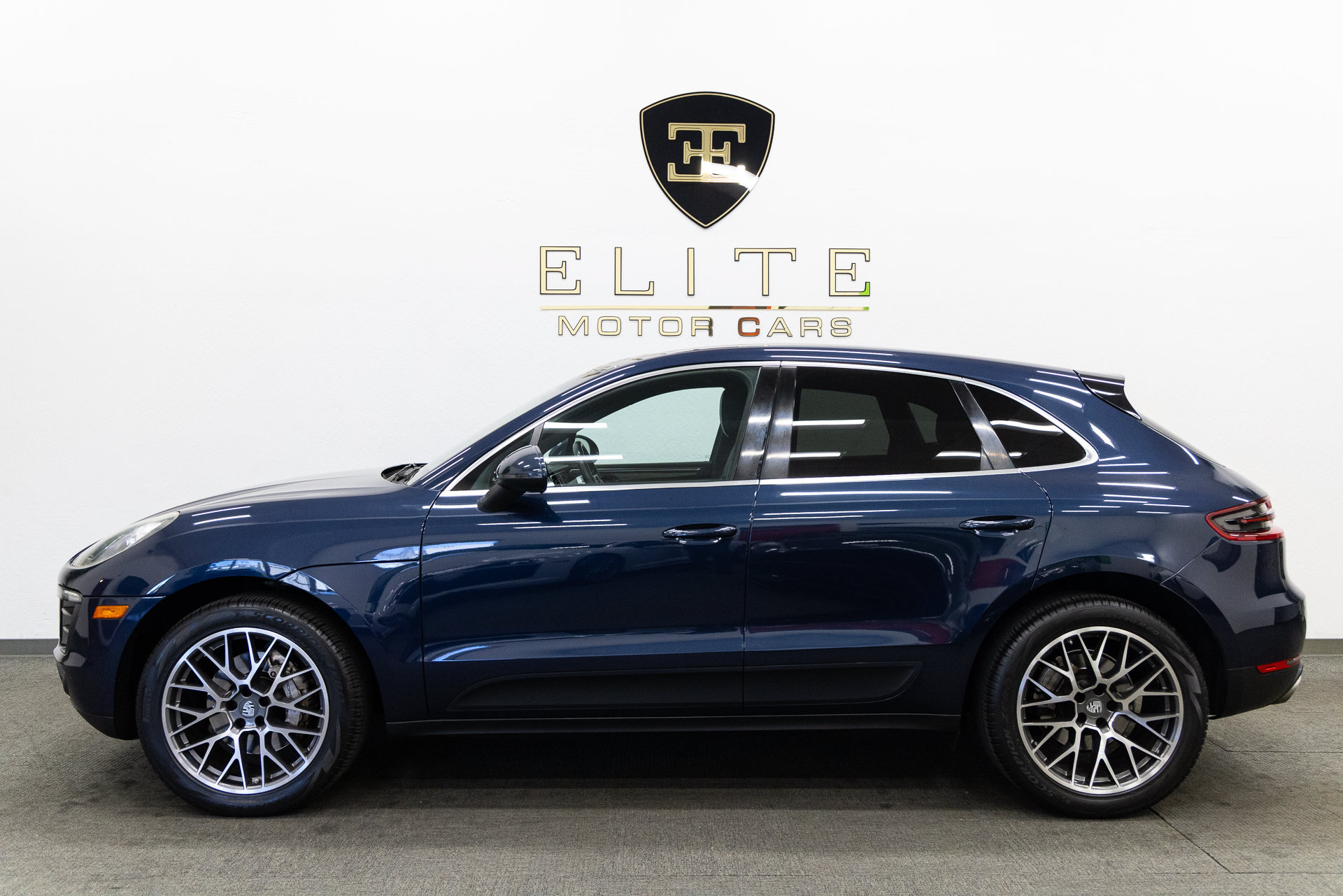 Used 2015 Porsche Macan S AWD/4WD image 2