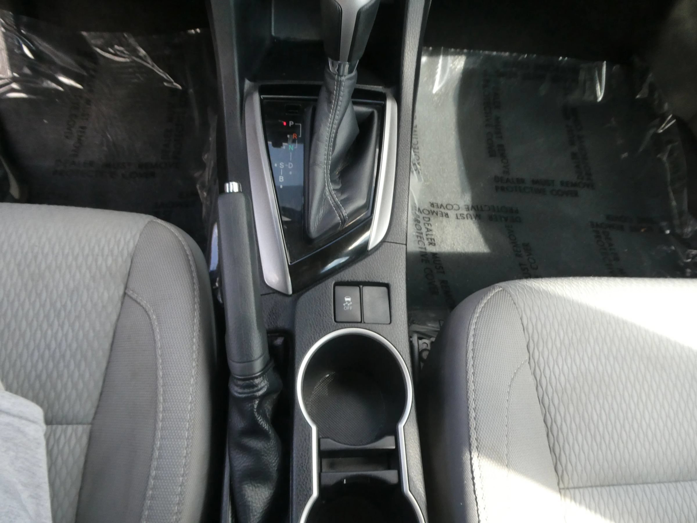 Used 2015 Toyota Corolla LE FWD image 21