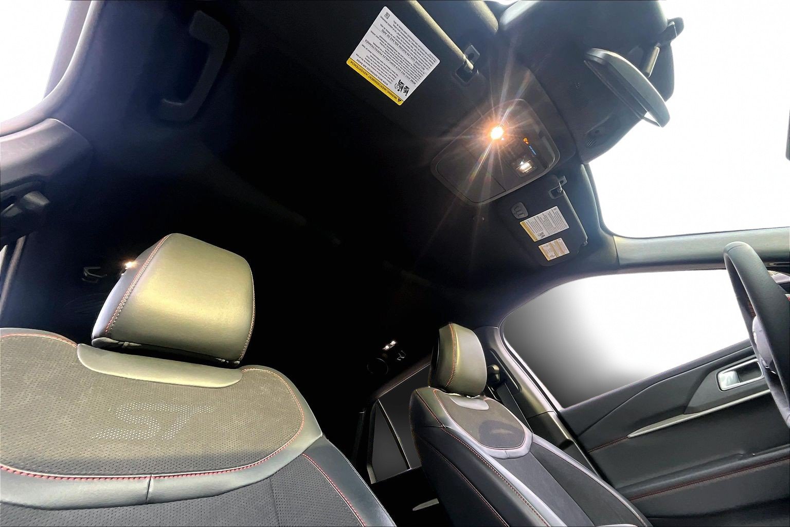 Used 2025 Ford Explorer ST AWD/4WD image 16