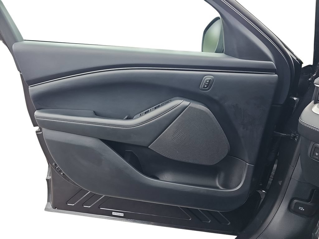 Used 2022 Ford Mustang Mach-E Select RWD image 26