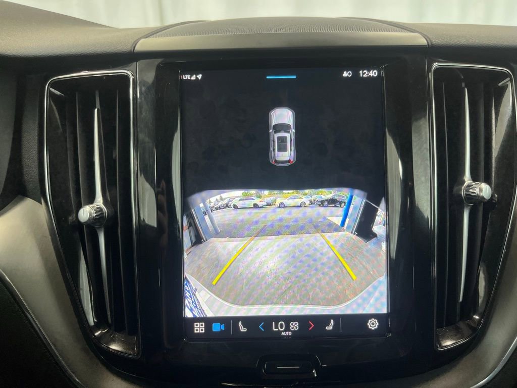 Used 2024 Volvo XC60 B5 Core image 17