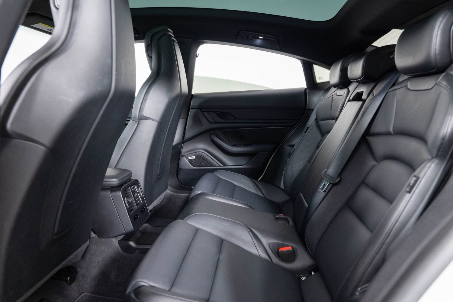 Used 2021 Porsche Taycan 4S image 19