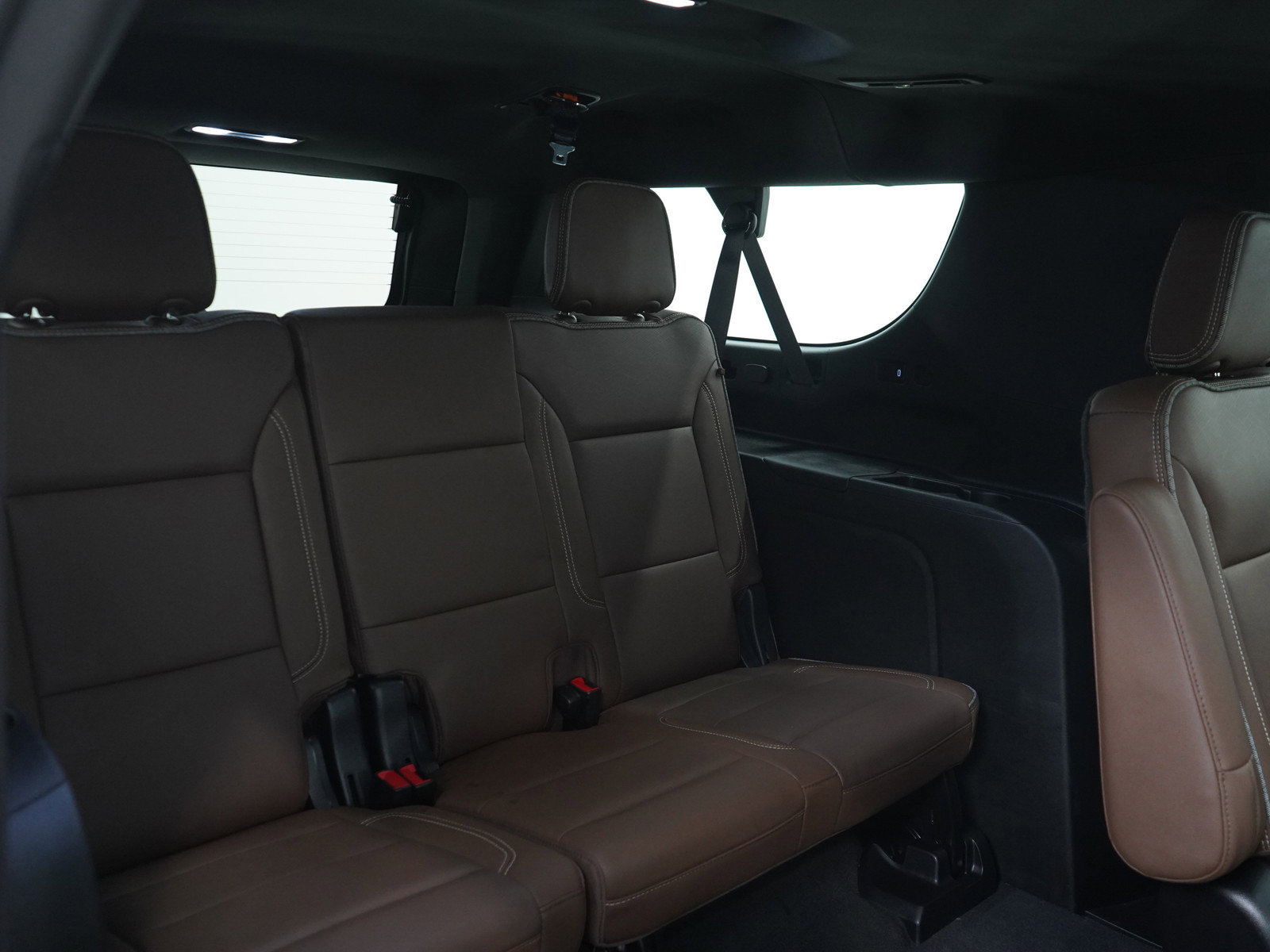 Used 2024 Chevrolet Suburban High Country w/ Premium Package image 12