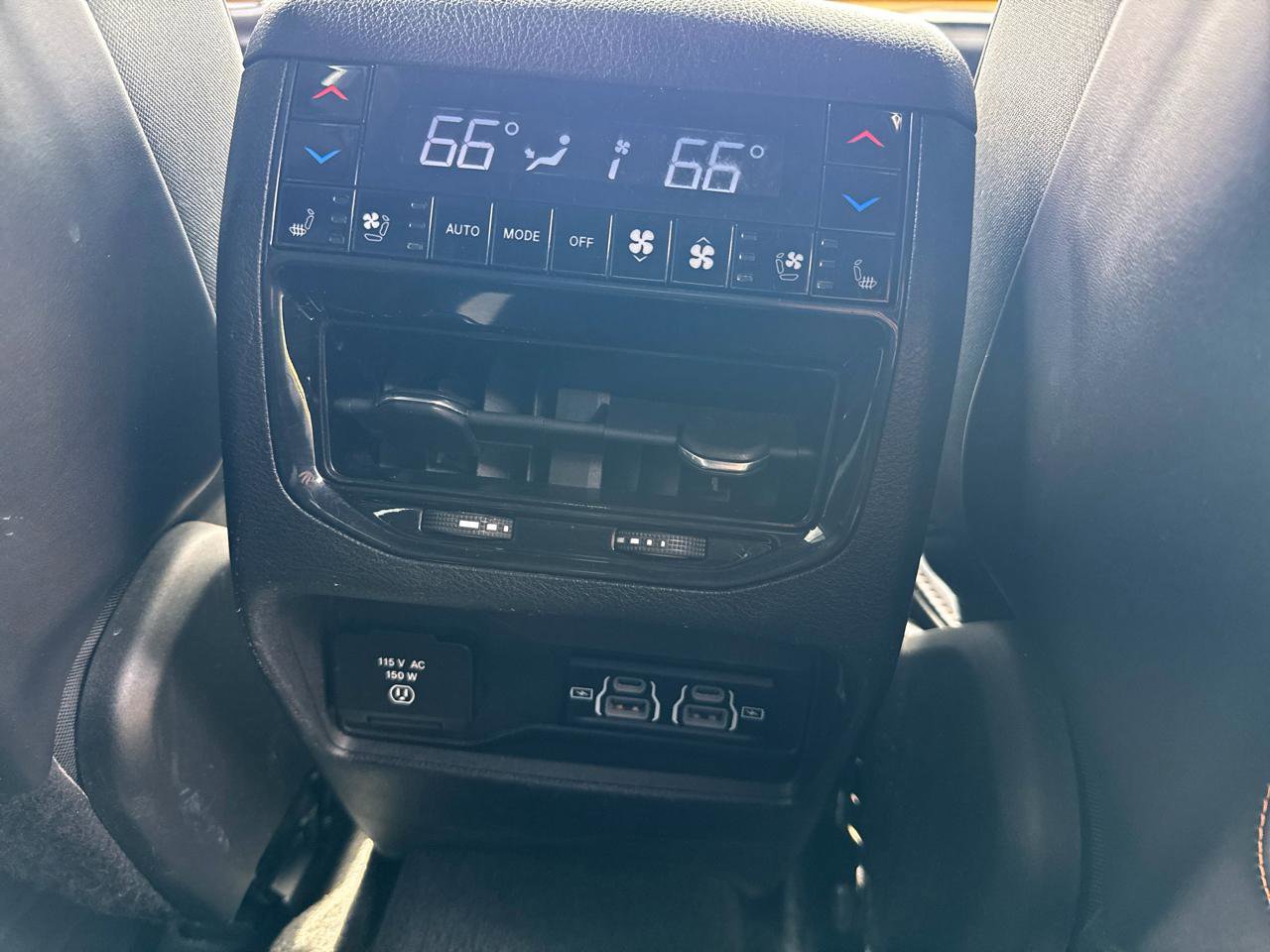 Used 2022 Jeep Grand Cherokee L Summit w/ Advanced Protech Group IV image 28