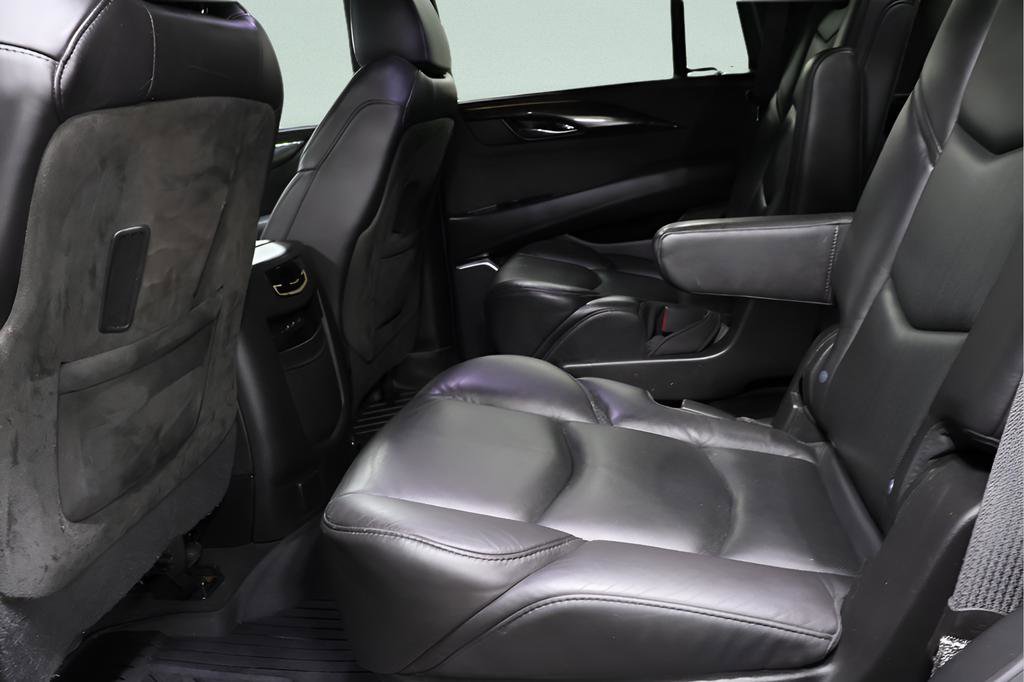 Used 2020 Cadillac Escalade Platinum image 26