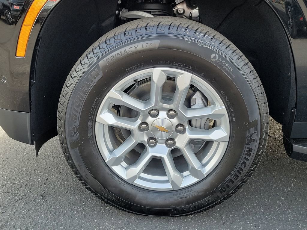 New 2026 Chevrolet Suburban LS image 23