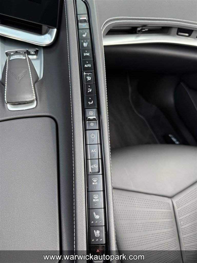 Used 2021 Chevrolet Corvette STINGRAY 2LT Z51 Performance P w/ Z51 Performance Package image 7