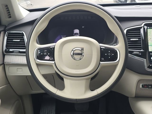 Used 2025 Volvo XC90 B6 Ultra w/ Protection Package Premier AWD/4WD image 12