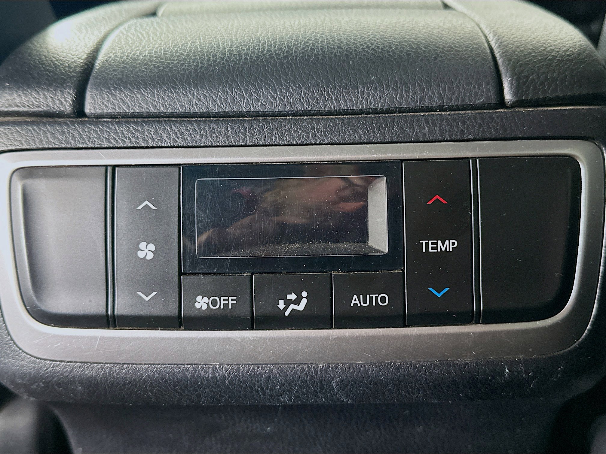 Used 2019 Toyota Highlander XLE image 28