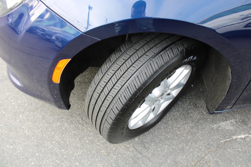 Used 2020 Chrysler Voyager LX image 18