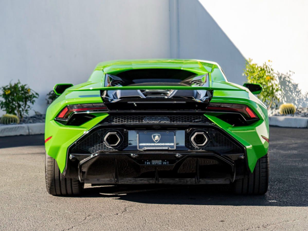 Used 2023 Lamborghini Huracan Tecnica image 8