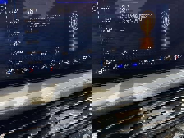 Used 2025 Chevrolet Traverse LT image 27