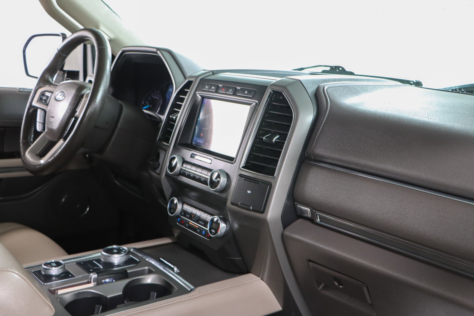 Used 2021 Ford Expedition XLT image 28