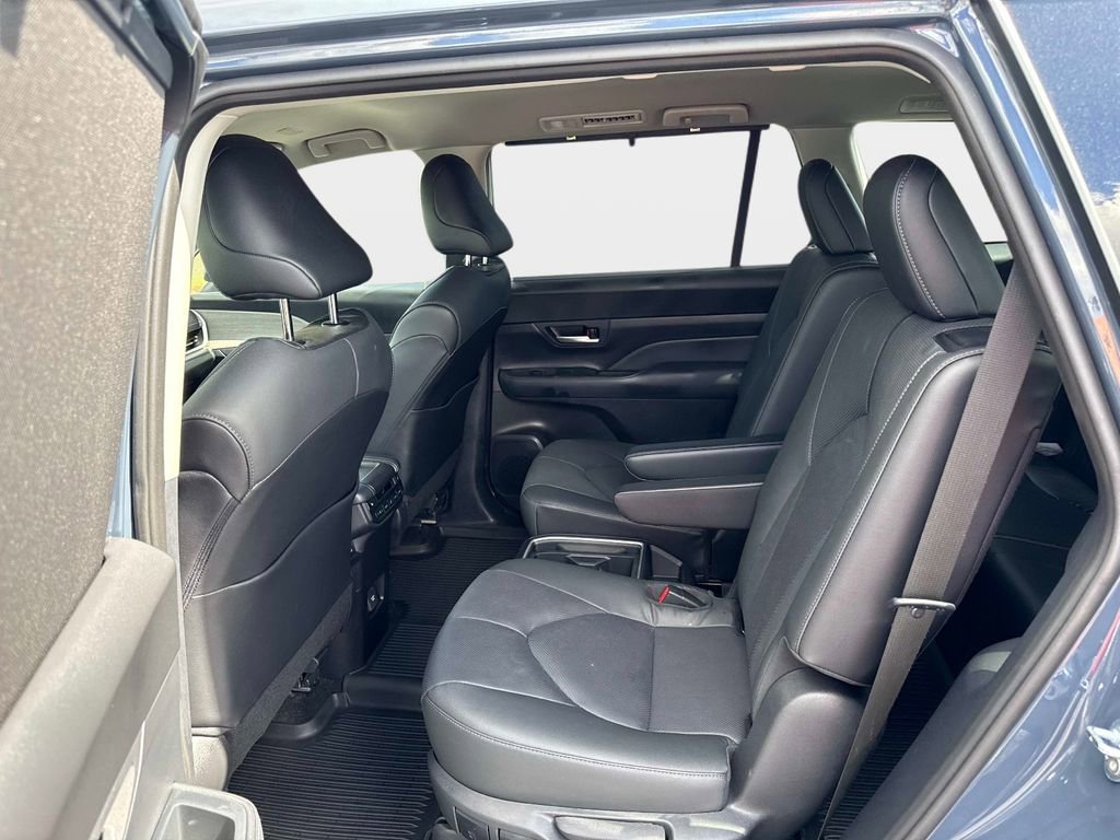 Used 2024 Toyota Grand Highlander Limited image 14