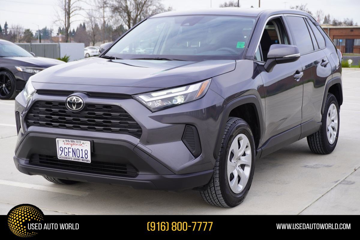 Used 2023 Toyota RAV4 LE image 1