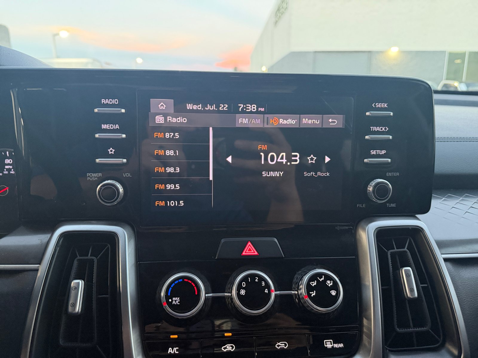 Used 2022 Kia Sorento LX FWD image 22
