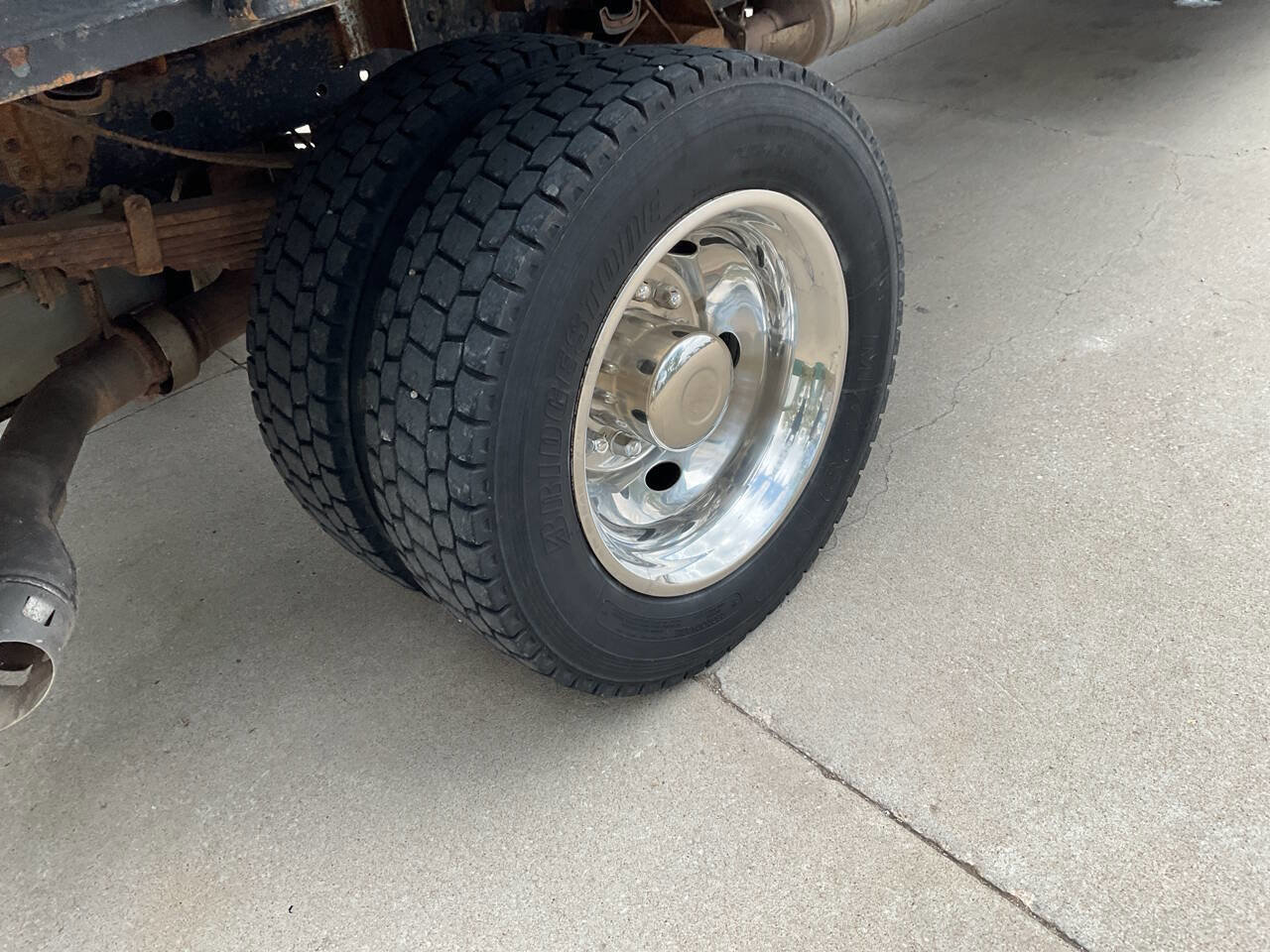 Used 2012 Ford F550 4X2 2dr Regular Cab 140.8 200. w/ Payload Upgrade Pkg image 24