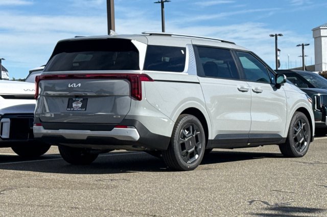 New 2027 Kia Carnival EX FWD image 5