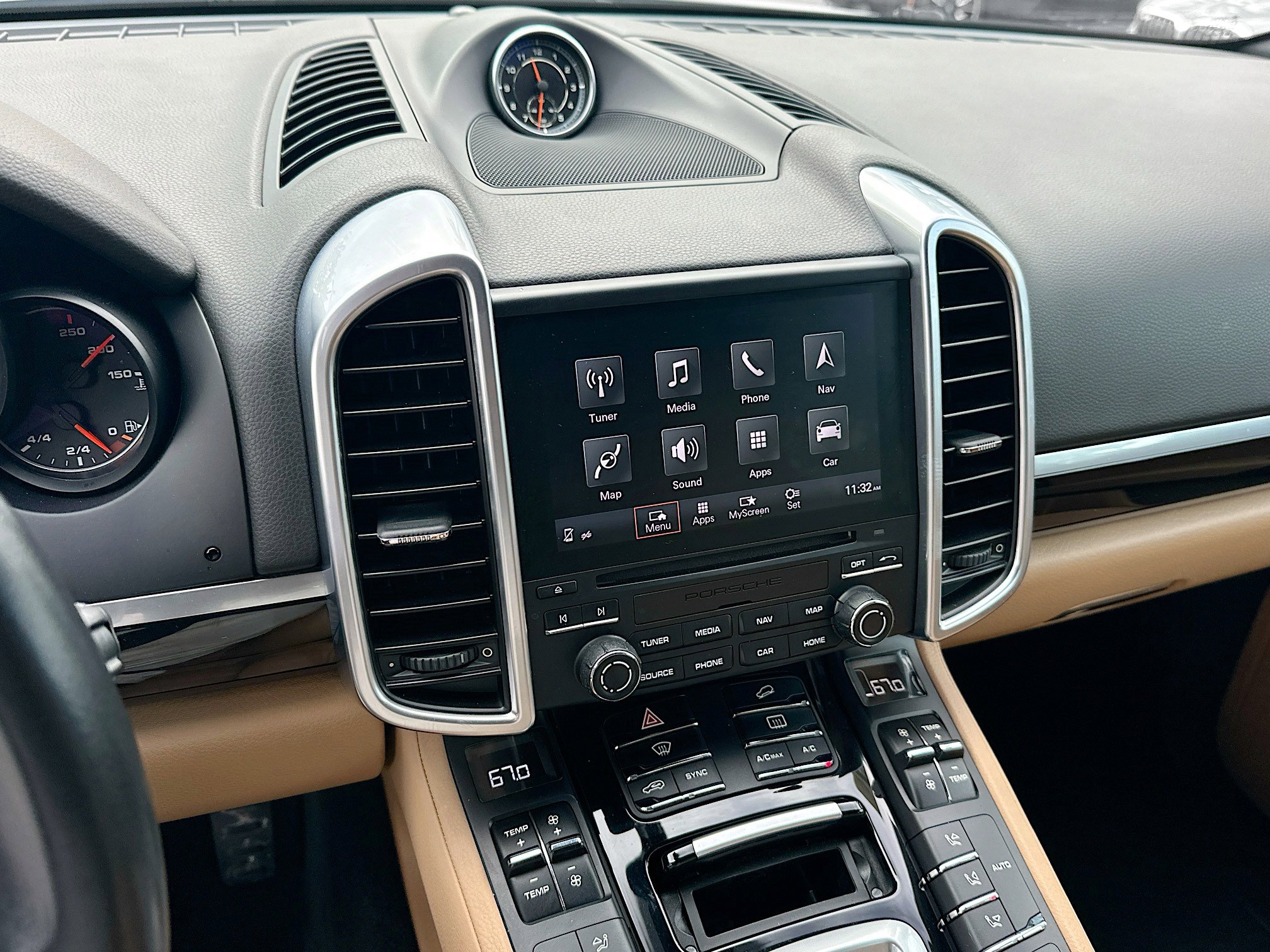 Used 2017 Porsche Cayenne Platinum Edition image 13