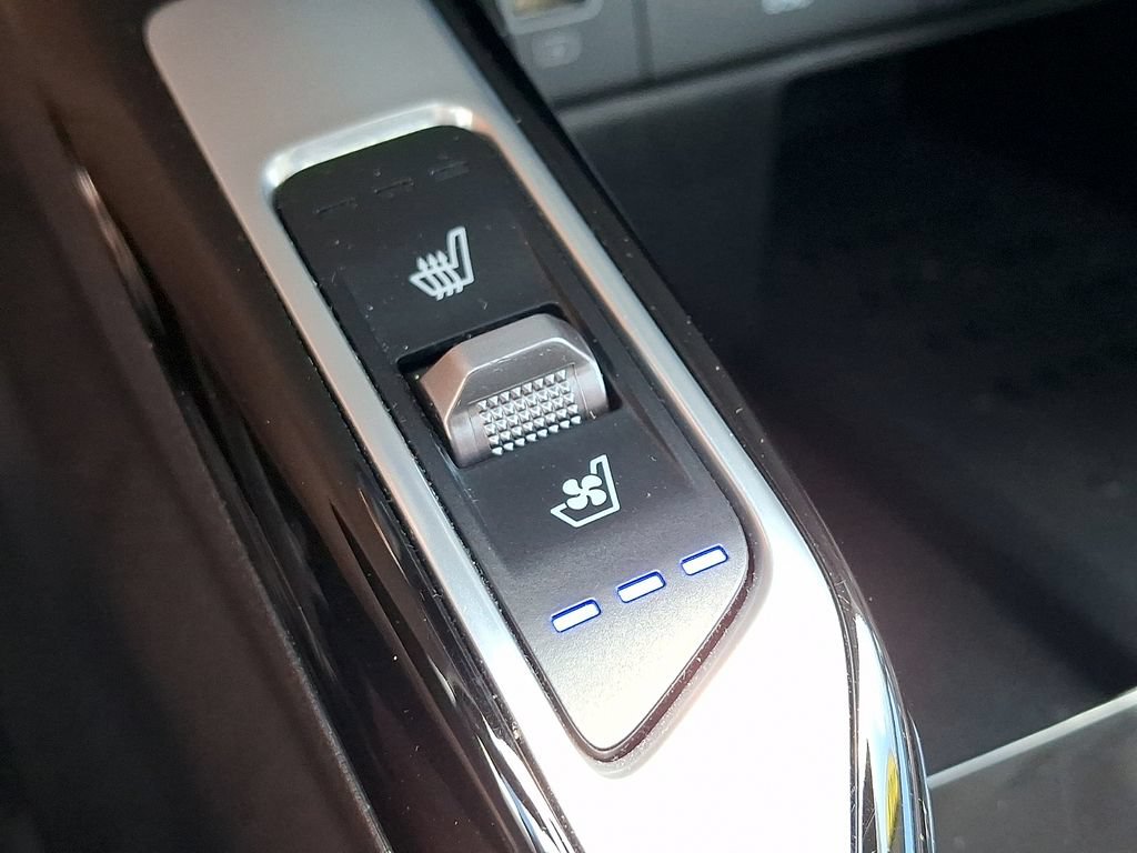 Used 2023 Kia Sorento SX Prestige w/ Panoramic Sunroof Package AWD/4WD image 27