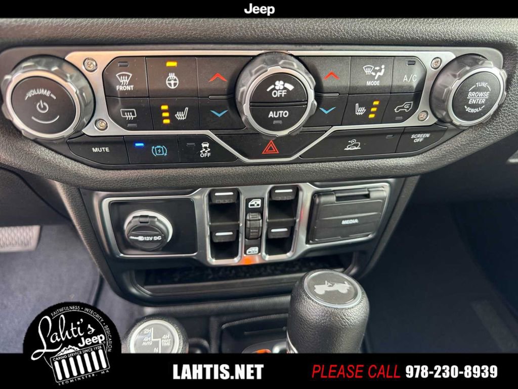 Used 2024 Jeep Wrangler Unlimited w/ Convenience Group image 20